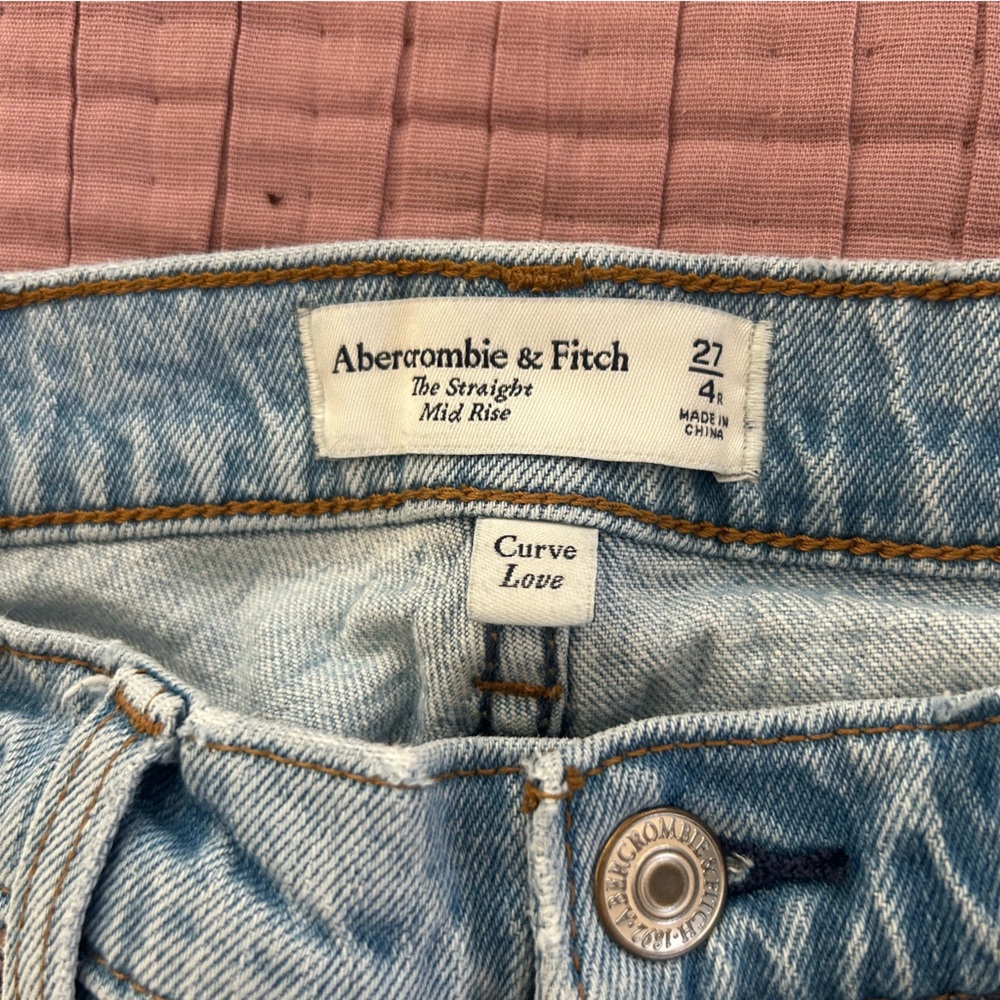 Abercrombie Mid Rise Curve Love 90s Straight Jeans
